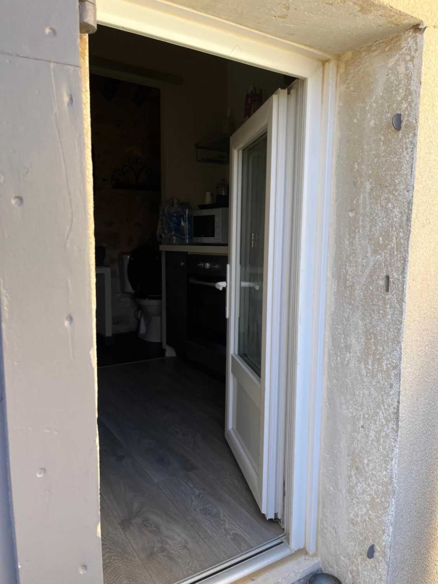 Petit Studio Le Pigeonnier A 5 Mn De Lourmarin Puyvert Екстер'єр фото