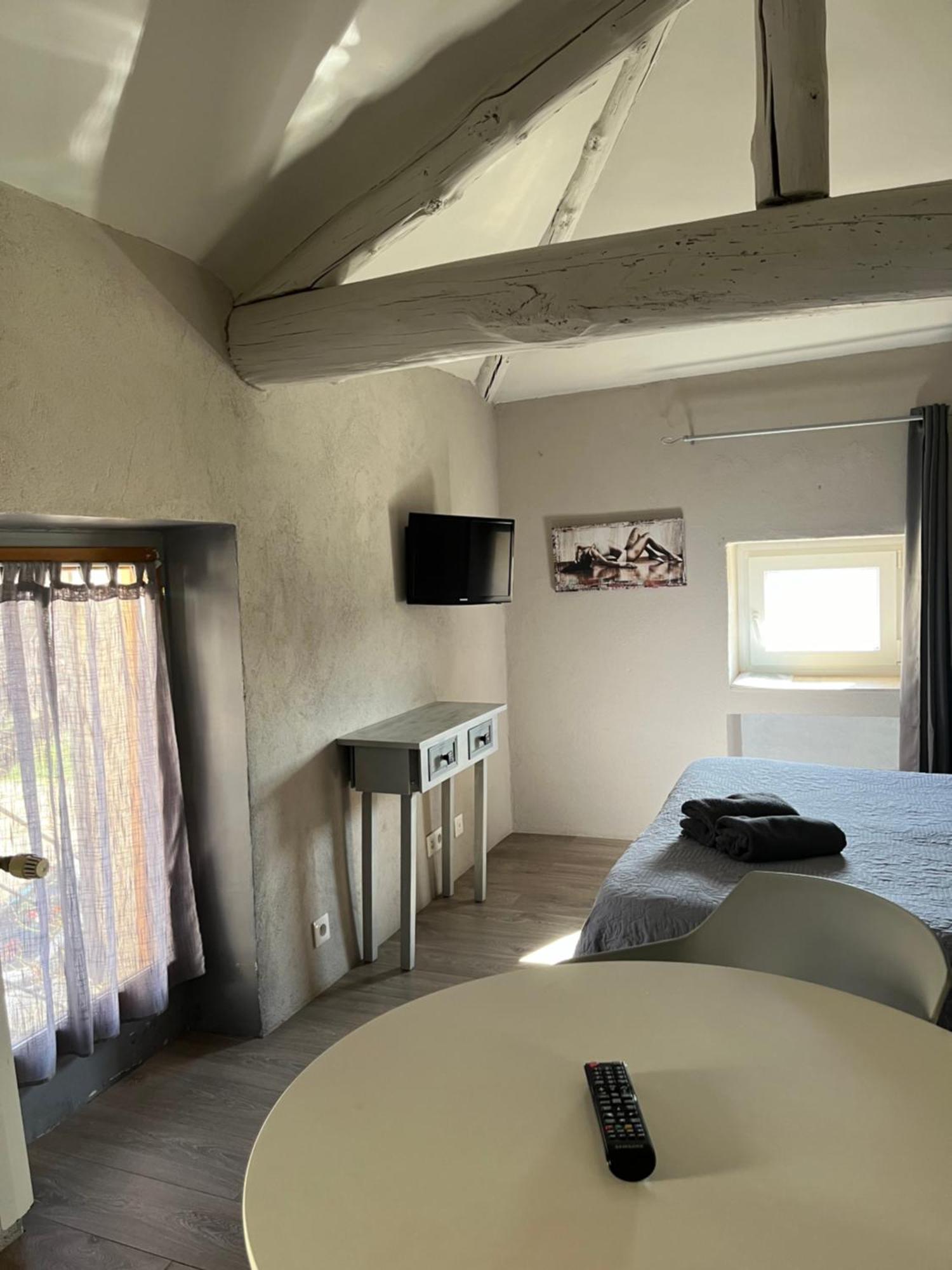 Petit Studio Le Pigeonnier A 5 Mn De Lourmarin Puyvert Екстер'єр фото